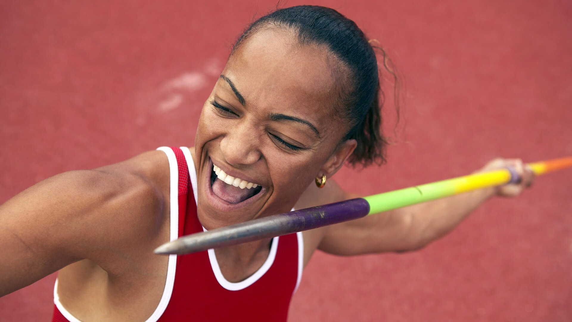 回防站位精准锁死中路空档，回防速度